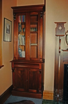 Cedar bookcase in Colonial style